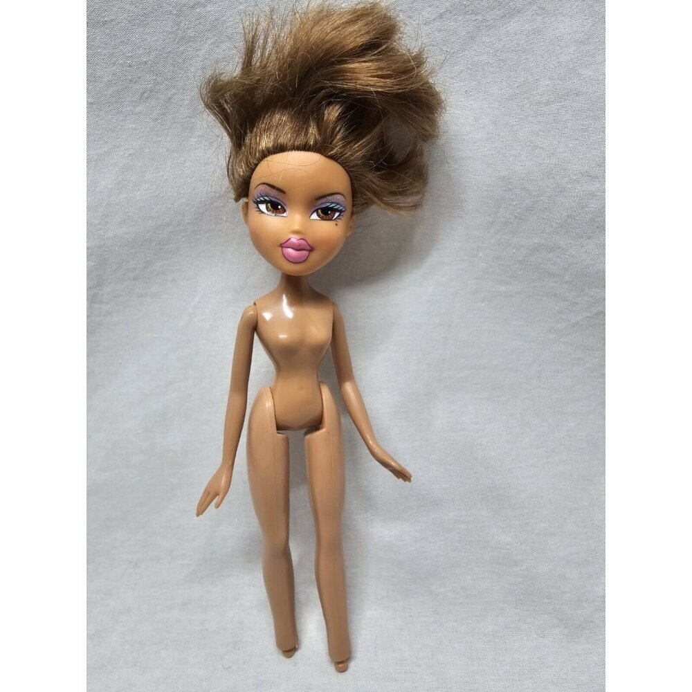 MGA BRATZ PLAY SPORTZ GYMNASTICS YASMIN DOLL- Hair Cut- Needs TLC